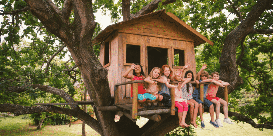 Versteckt im Blätterdach – Baumhäuser als Rückzugsort für Kinder
