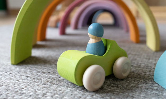 Nachhaltiges Holzspielzeug: 3 tolle Alternativen zu Plastik im Kinderzimmer