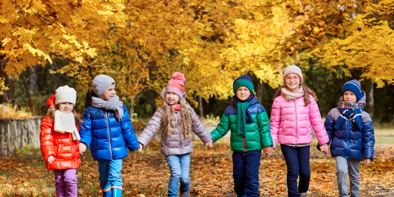 Die richtige Herbstkleidung für Kinder – so hältst du deine Kleinen warm