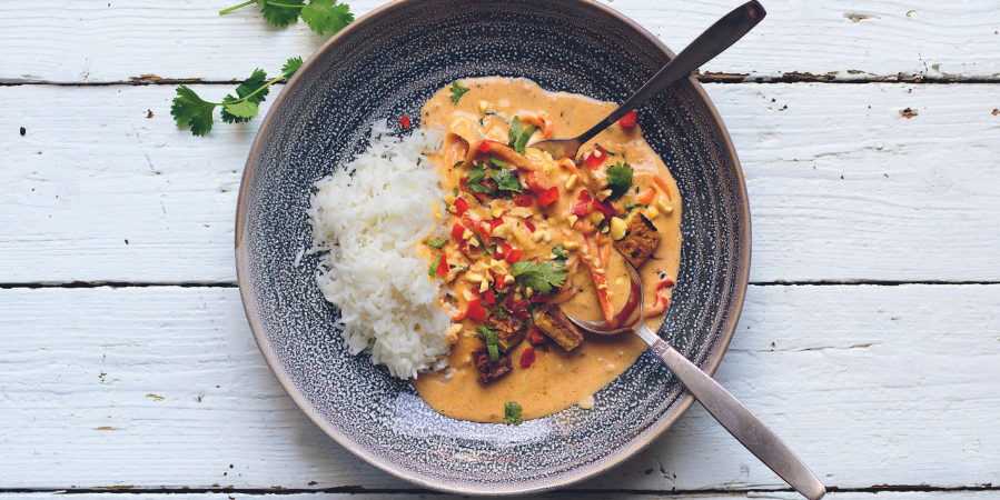 Erdnuss-Gemüse-Curry mit Tofu